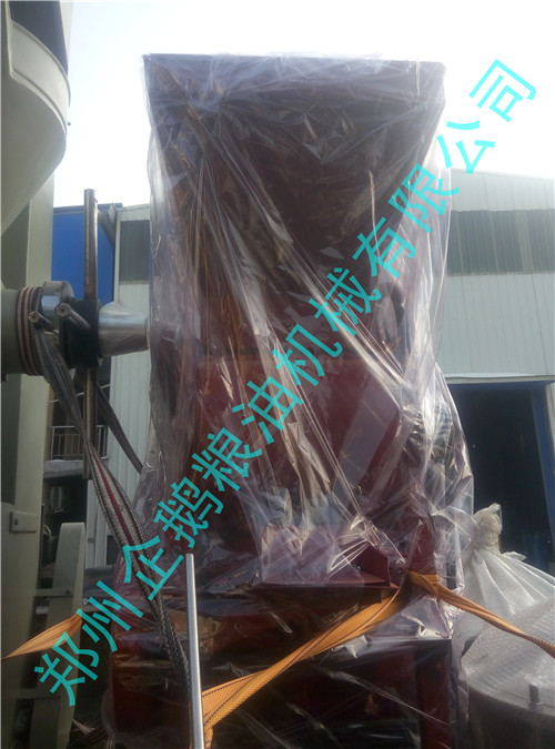 平頂山客戶130型螺旋榨油機(jī)設(shè)備今發(fā)貨(圖4) 平頂山客戶130型螺旋榨油機(jī)設(shè)備今發(fā)貨(圖4)