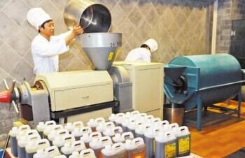 榨油機如果進料不均勻怎么辦?(圖2) 榨油機如果進料不均勻怎么辦?(圖2)